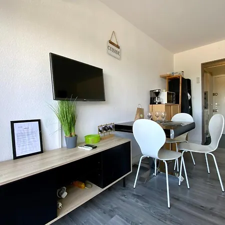 Appartement Les Jardins Du Port Port Camargue Avec Piscine à 2 Pas De La *