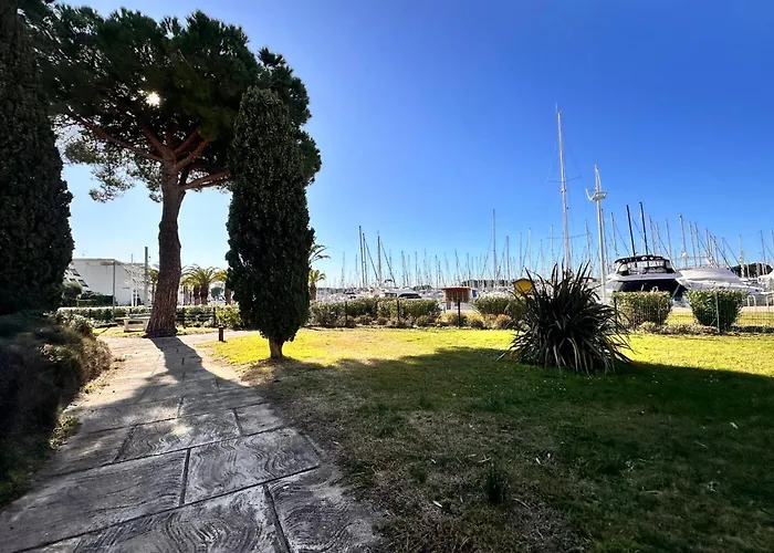 Les Jardins Du Port Port Camargue Avec Piscine A 2 Pas De La Le Grau-du-Roi