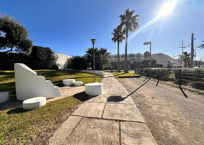 Les Jardins Du Port Port Camargue Avec Piscine A 2 Pas De La Le Grau-du-Roi