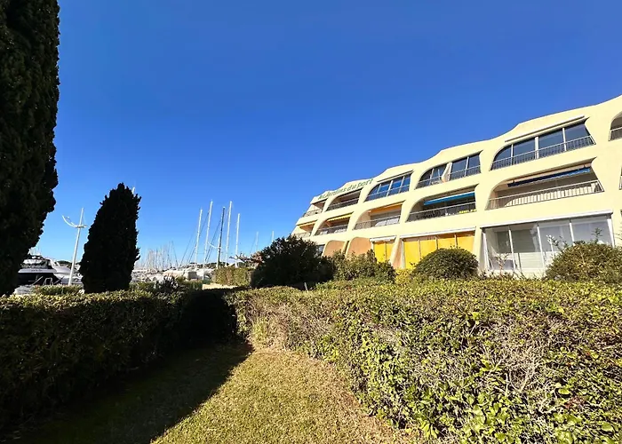 Apartment Les Jardins Du Port Port Camargue Avec Piscine A 2 Pas De La *