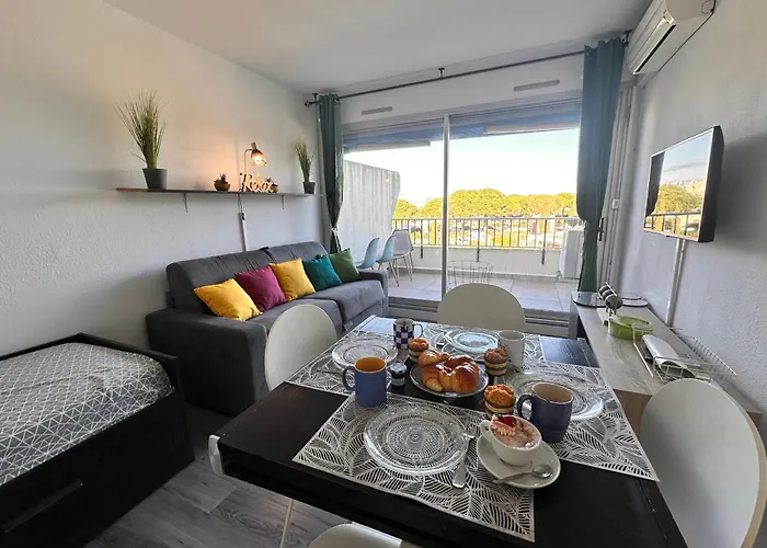Apartment Les Jardins Du Port Port Camargue Avec Piscine A 2 Pas De La *